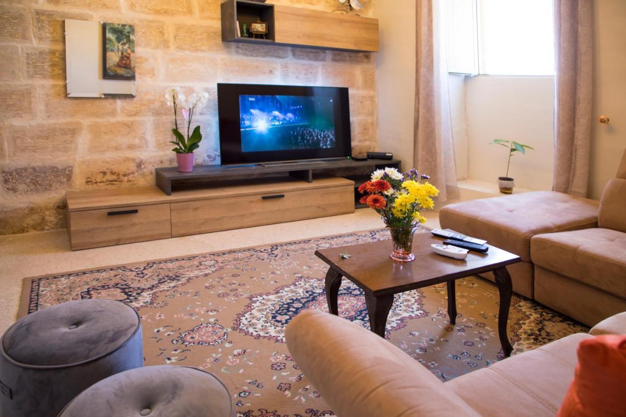 Kirkop Tal-Karmnu Entire House With Private Heated Pool And Jacuzziヴィラ エクステリア 写真